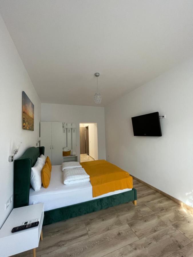 Gizell Apartment 2 Sibiu Bagian luar foto